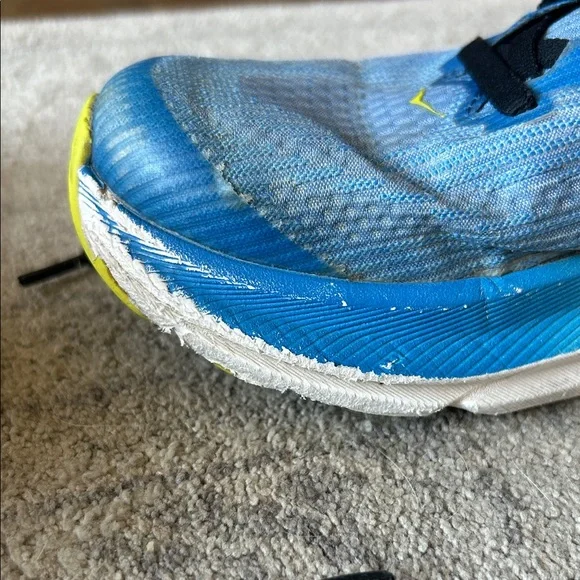 Boys Hoka Clifton Shoes size 3.5 - Picture 6 of 9